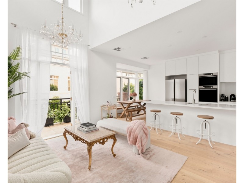 69 Esplanade East, Port Melbourne VIC 3207