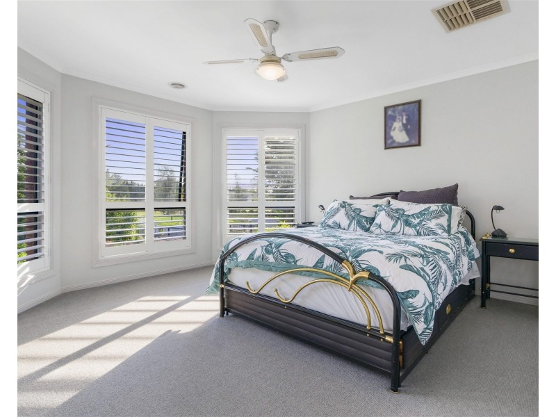 50 Captain Pearson Drive, Mickleham VIC 3064