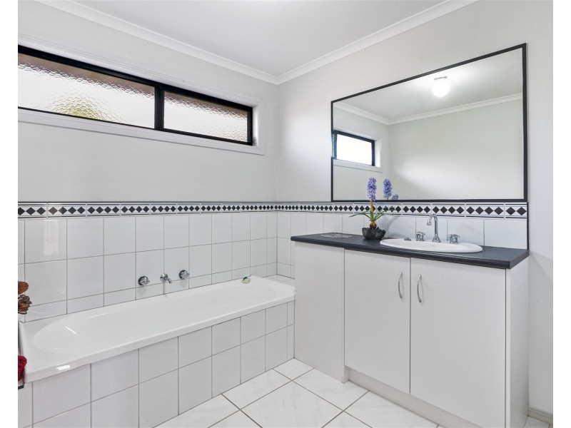 50 Captain Pearson Drive, Mickleham VIC 3064