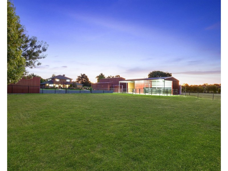 50 Captain Pearson Drive, Mickleham VIC 3064