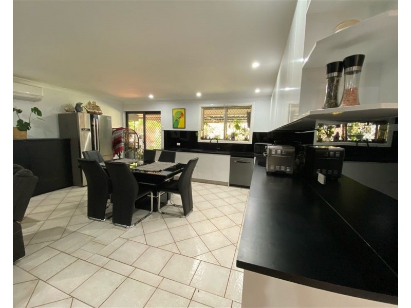 9 Pingandy  Crescent, Dampier WA 6713