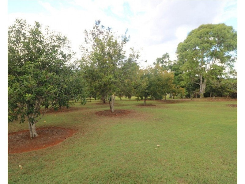 16 Nissens Lane, Childers QLD 4660