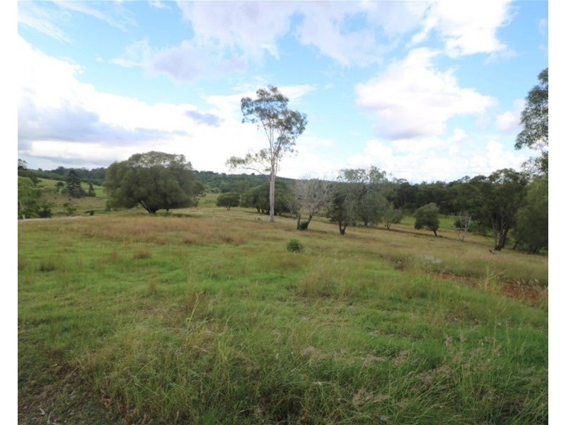 16 Nissens Lane, Childers QLD 4660