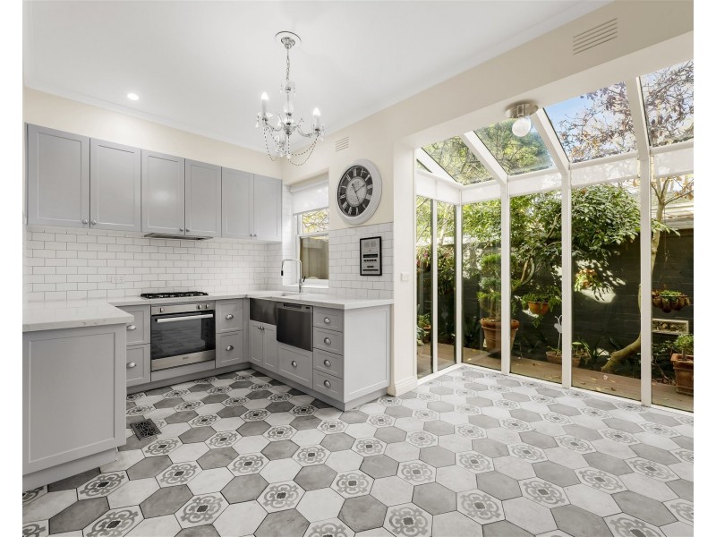 2/806 Burke Road, Camberwell VIC 3124