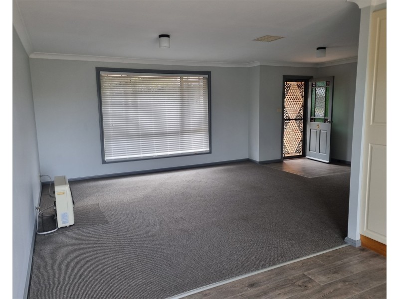 21 Thomas Tom Crescent, Parkes NSW 2870