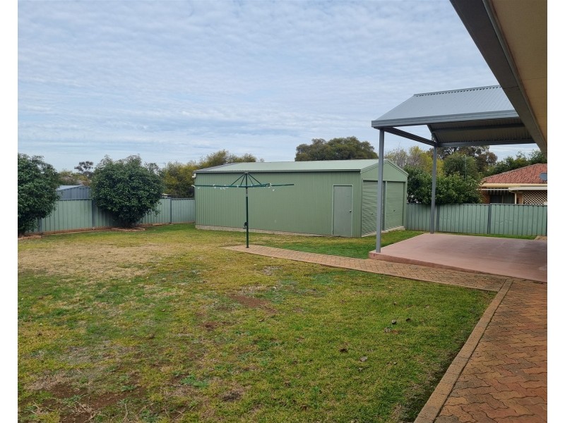 21 Thomas Tom Crescent, Parkes NSW 2870