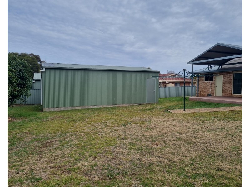 21 Thomas Tom Crescent, Parkes NSW 2870