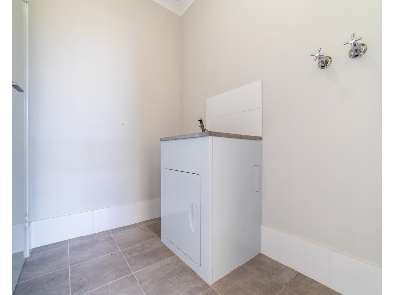 162 Lyon Road, Aubin Grove WA 6164