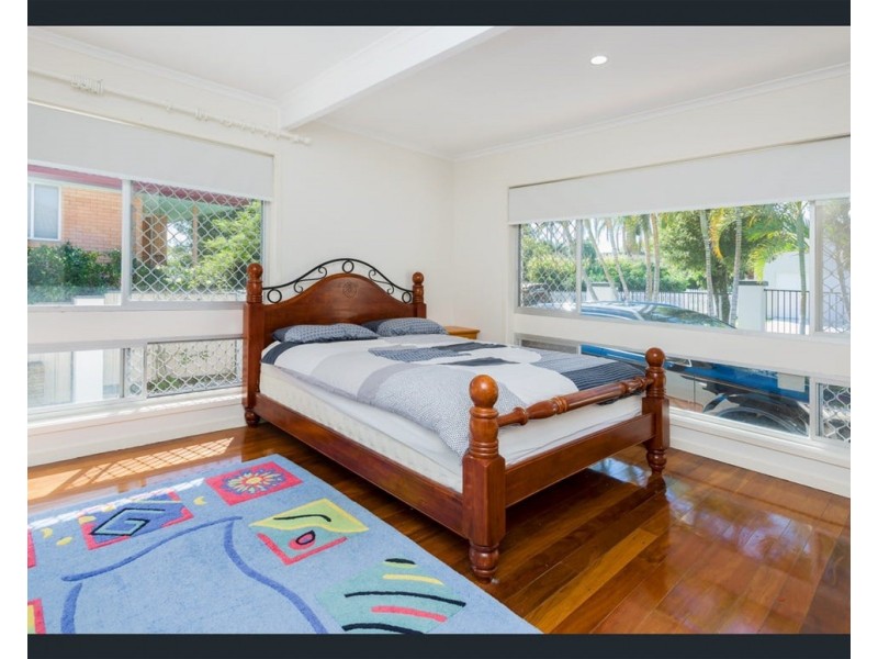 14 Lergessner St, Biggera Waters QLD 4216