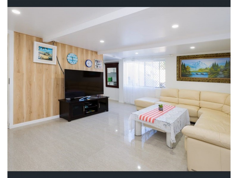 14 Lergessner St, Biggera Waters QLD 4216