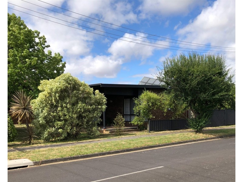 32 Gordon Street, Hamilton VIC 3300