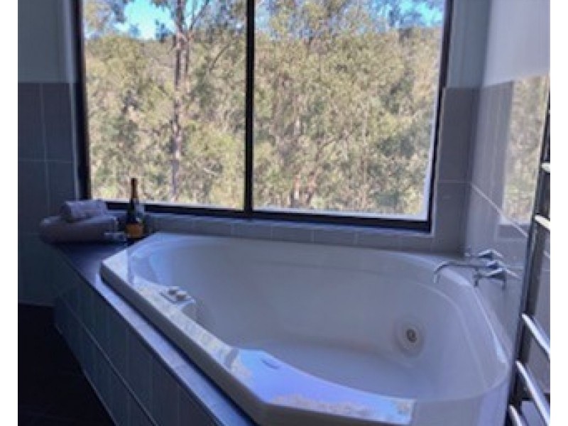 918 Upper Brookfield Road, Upper Brookfield QLD 4069