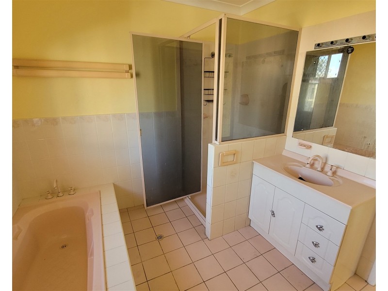 7 Redmond Street, Avenell Heights QLD 4670