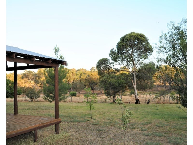685 Stanwix Place, Wooroloo WA 6558