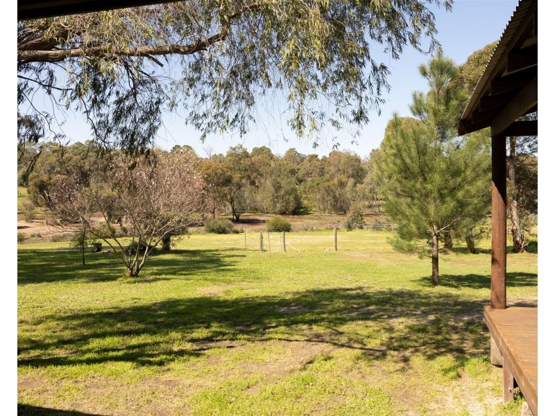 685 Stanwix Place, Wooroloo WA 6558