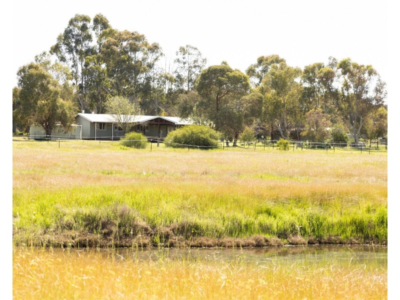 685 Stanwix Place, Wooroloo WA 6558