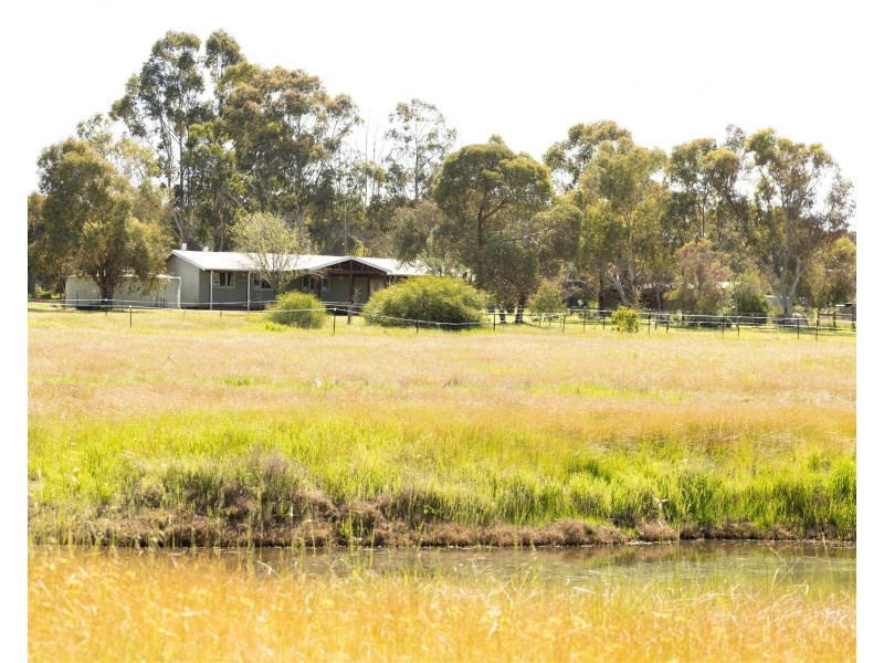 685 Stanwix Place, Wooroloo WA 6558