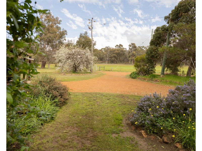 685 Stanwix Place, Wooroloo WA 6558