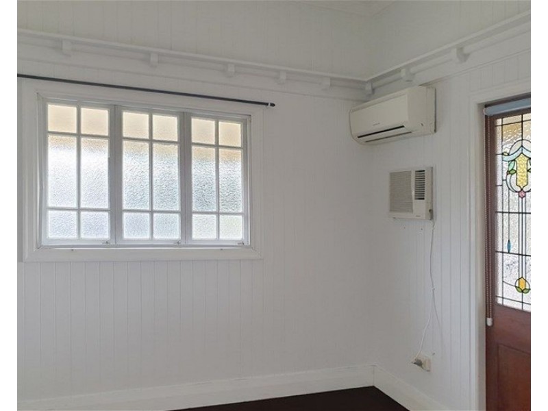 58 A Cotton St,, Shorncliffe QLD 4017