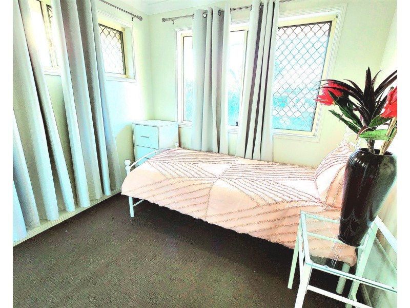 180  Hornibrook Esp., Clontarf QLD 4019