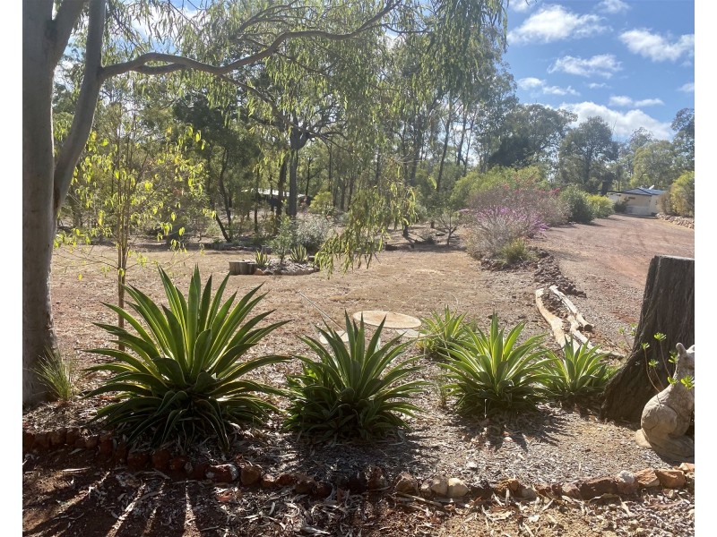 305 Brocklehurst Road, Wattle Camp QLD 4615