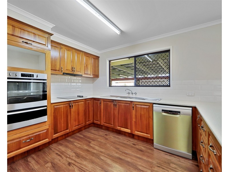 16 Marshall st, Avenell Heights QLD 4670