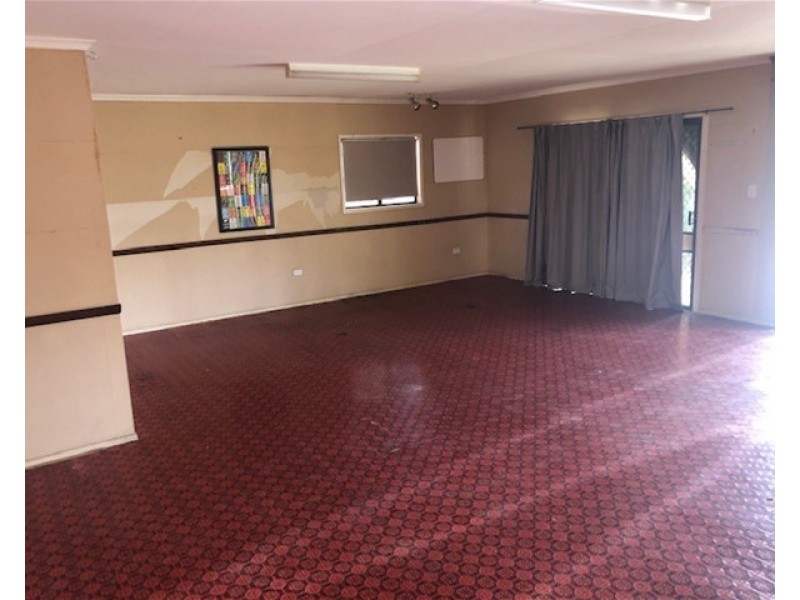 16 Marshall st, Avenell Heights QLD 4670