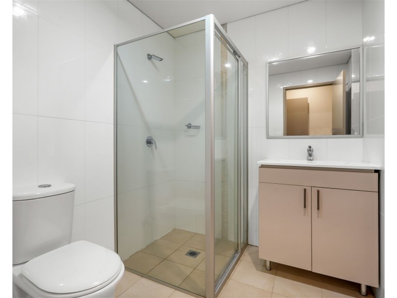 2/5-7 Northumberland Street, Liverpool NSW 2170