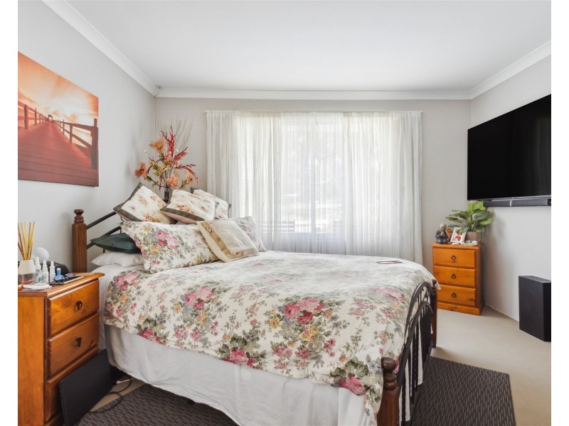 11 Chiltern Avenue, Brookdale WA 6112