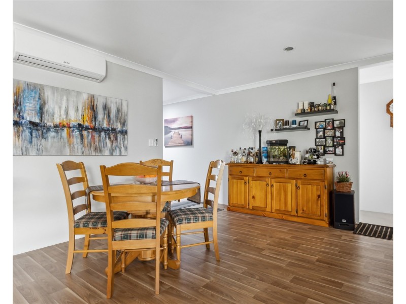 11 Chiltern Avenue, Brookdale WA 6112