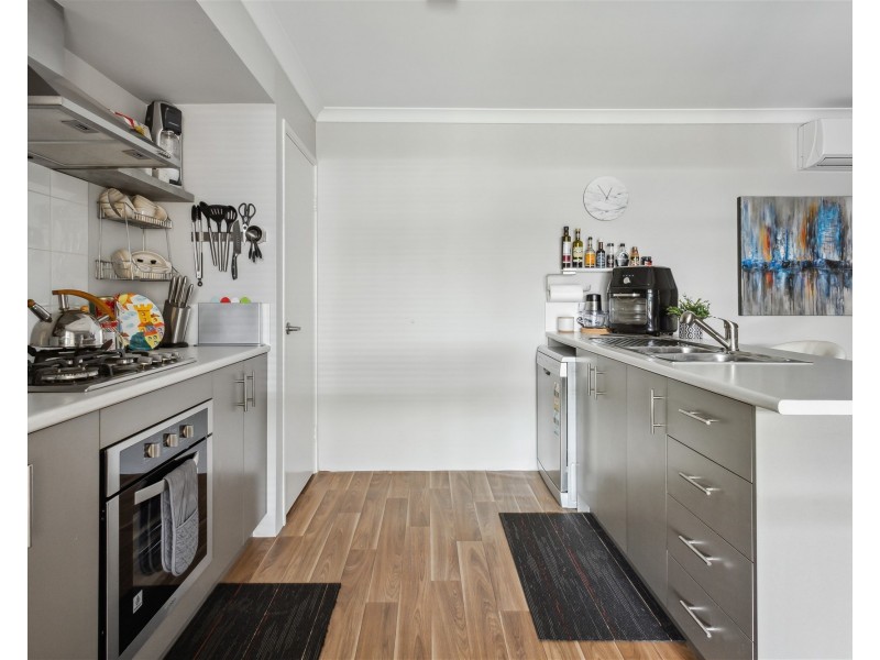 11 Chiltern Avenue, Brookdale WA 6112