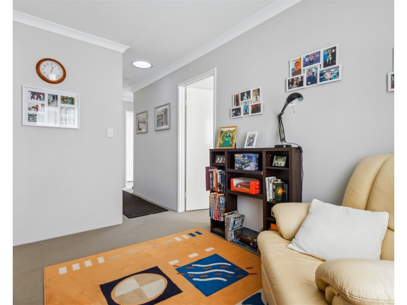 11 Chiltern Avenue, Brookdale WA 6112