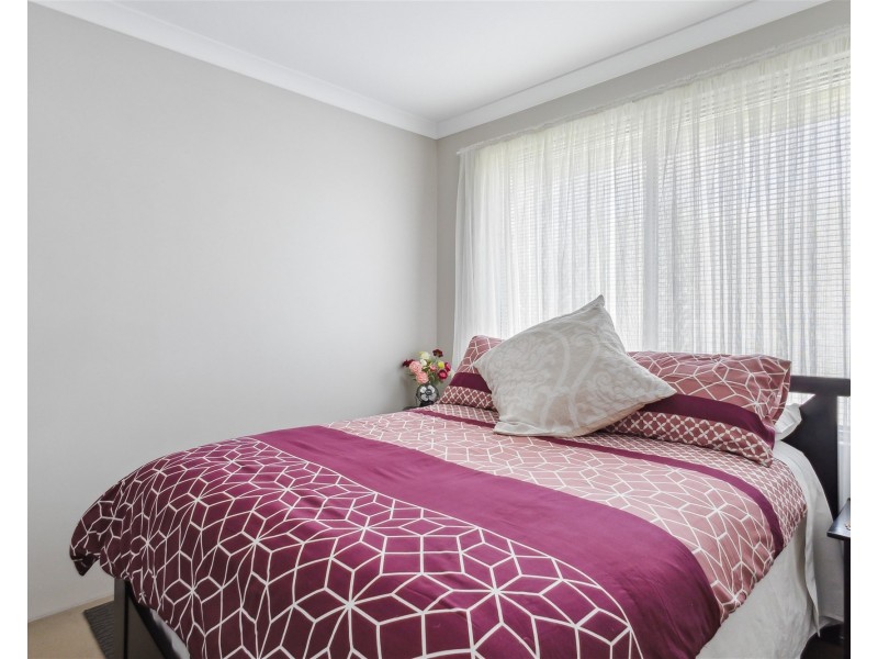 11 Chiltern Avenue, Brookdale WA 6112