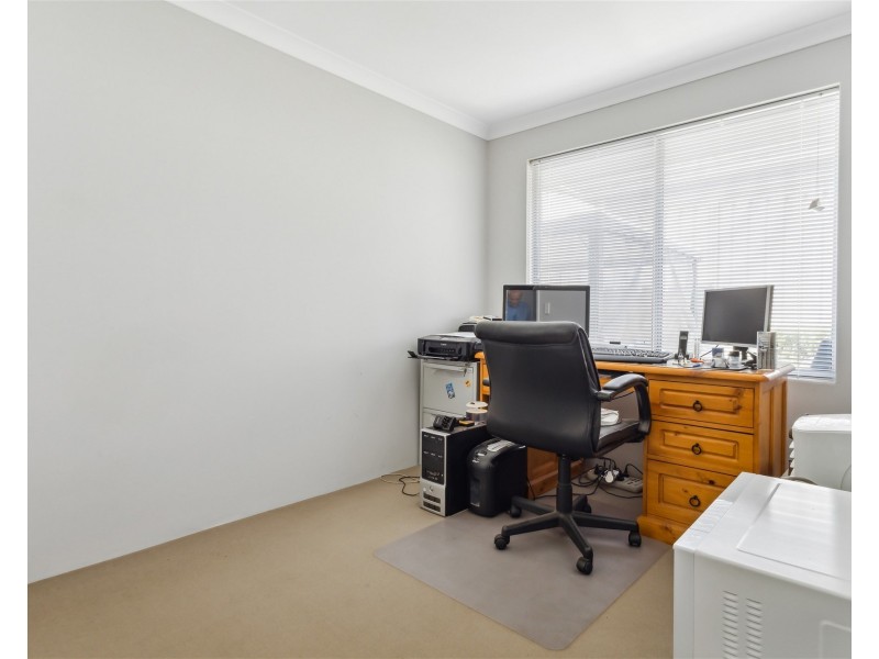 11 Chiltern Avenue, Brookdale WA 6112