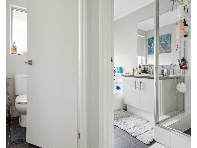 11 Chiltern Avenue, Brookdale WA 6112