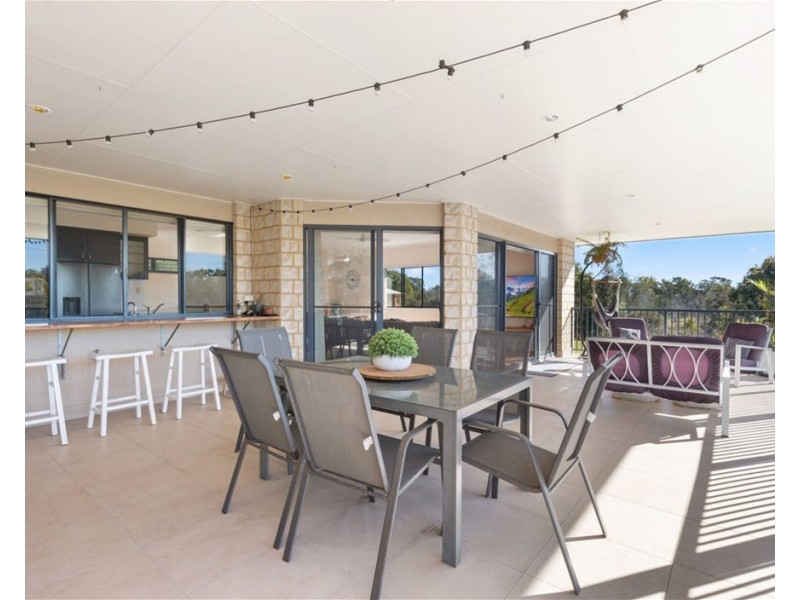 1 Tamarind Close, Burrum Heads QLD 4659