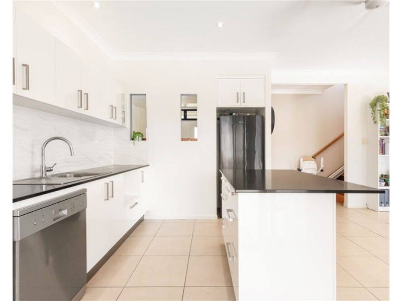 1 Tamarind Close, Burrum Heads QLD 4659