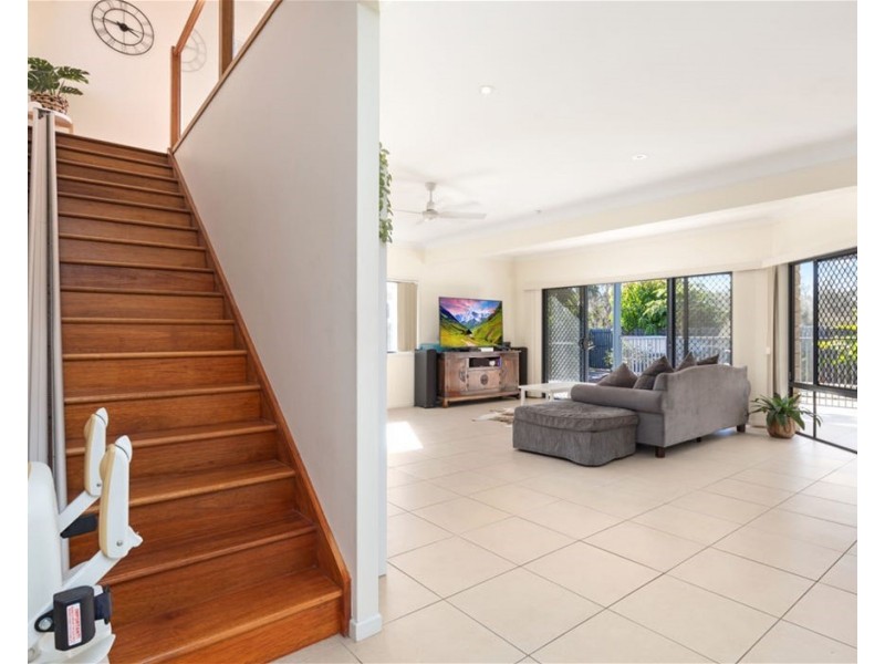 1 Tamarind Close, Burrum Heads QLD 4659
