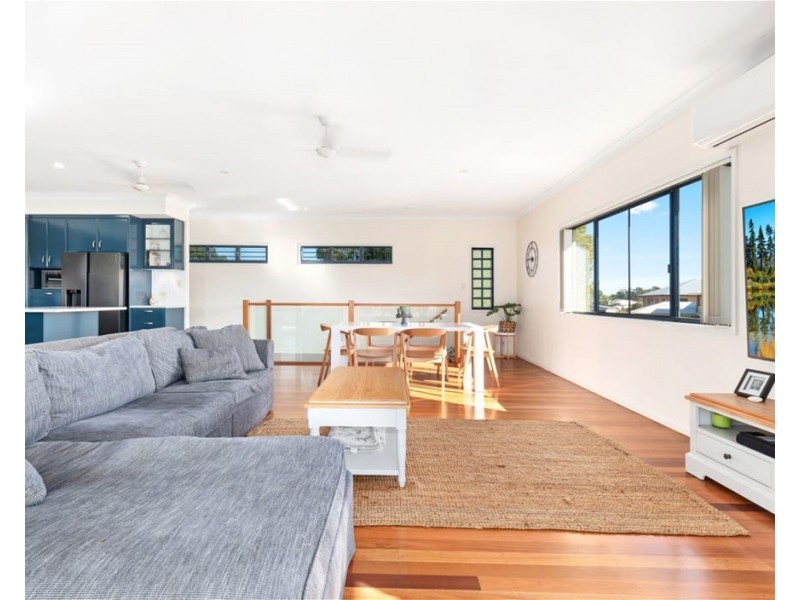 1 Tamarind Close, Burrum Heads QLD 4659