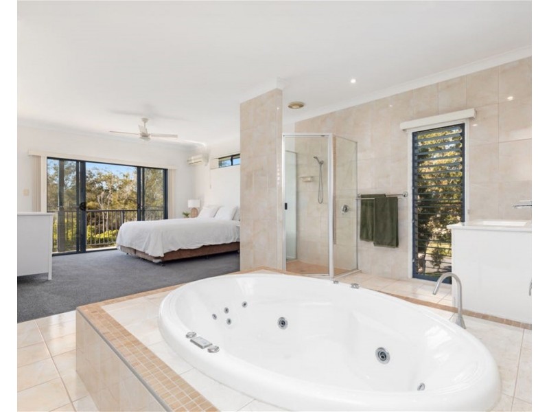 1 Tamarind Close, Burrum Heads QLD 4659