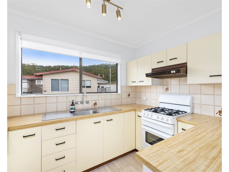 3 Sunshine Wattle Road, Green Point NSW 2251