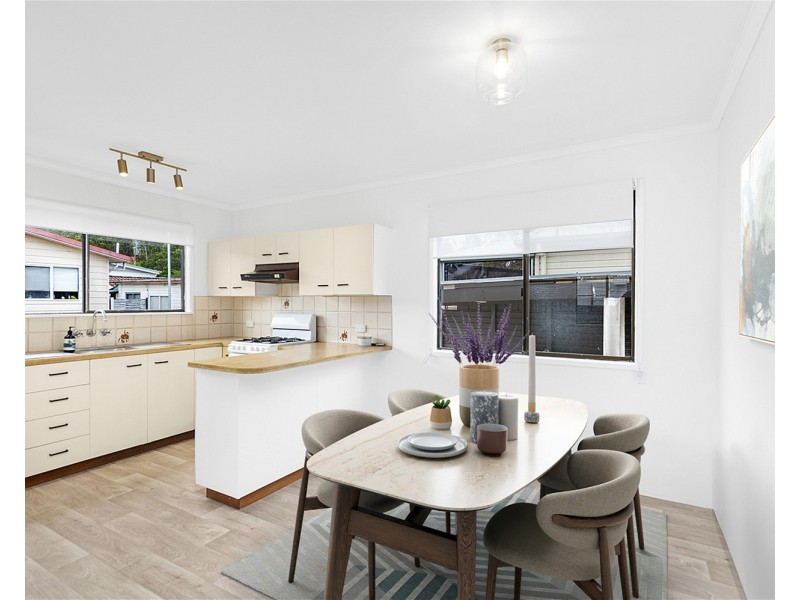 3 Sunshine Wattle Road, Green Point NSW 2251