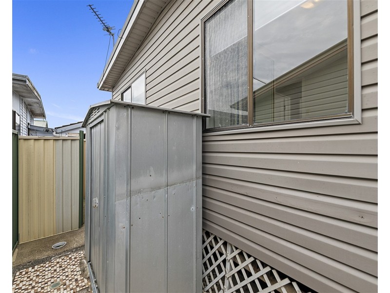 3 Sunshine Wattle Road, Green Point NSW 2251