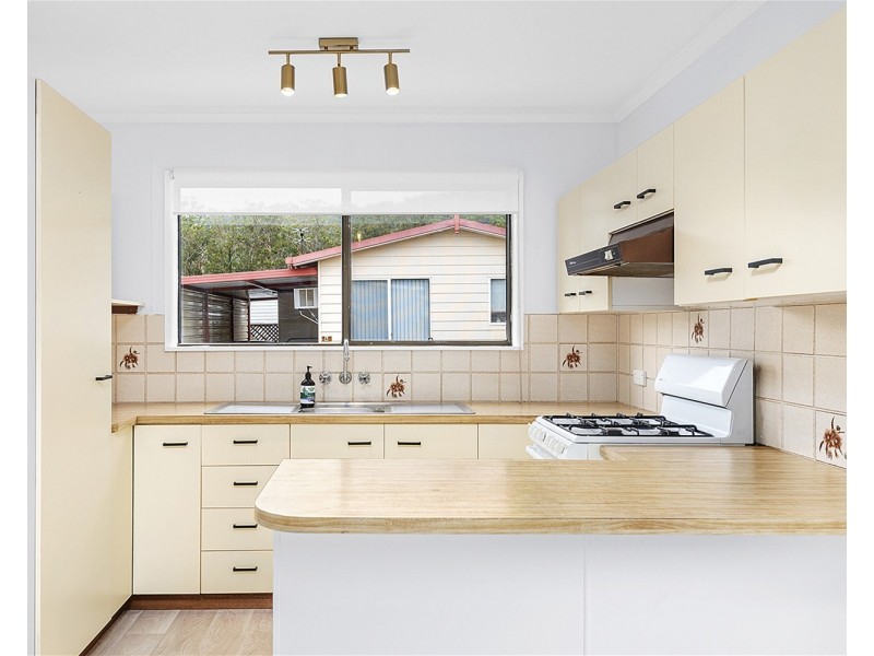 3 Sunshine Wattle Road, Green Point NSW 2251