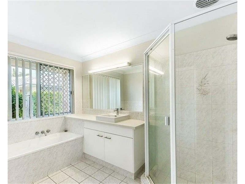 27 Port Jackson Boulevarde Clear Island Waters, Clear Island Waters QLD 4226