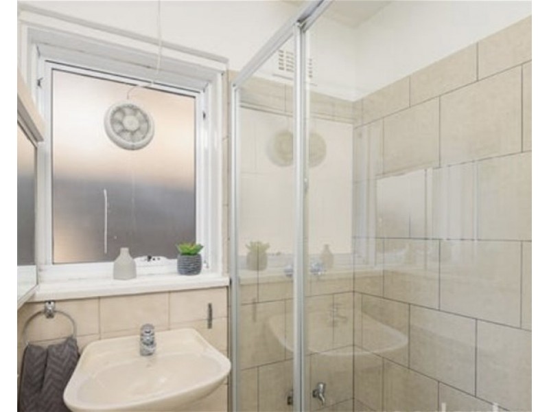 20/25 Robe Street, St Kilda VIC 3182