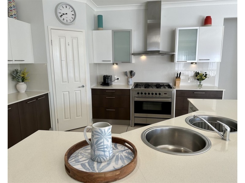 38 Mossman Way., Sandstone Point QLD 4511