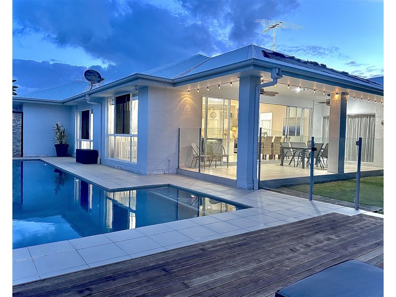 38 Mossman Way., Sandstone Point QLD 4511