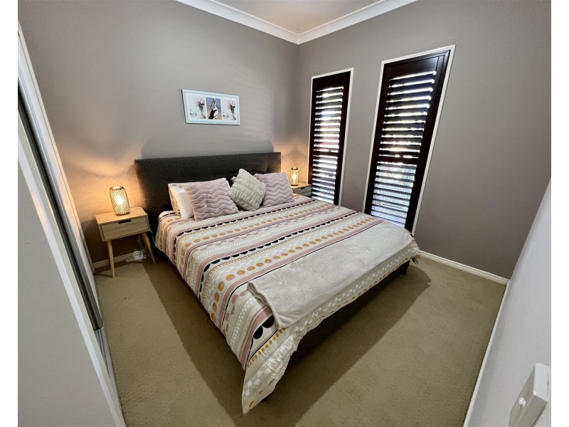 38 Mossman Way., Sandstone Point QLD 4511
