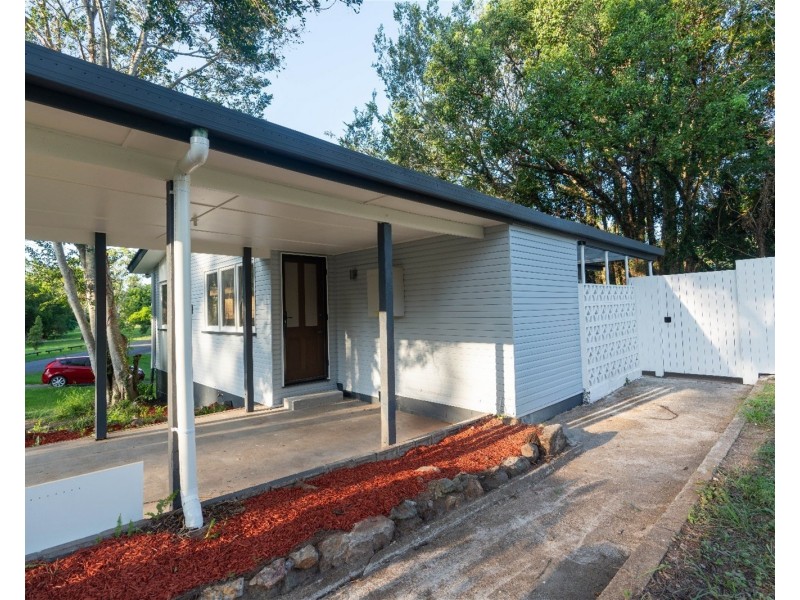 63 Fawkner Street, Chapel Hill QLD 4069